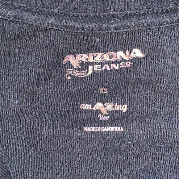 Maroon and black v-neck t-shirt. - Picture 3 of 4